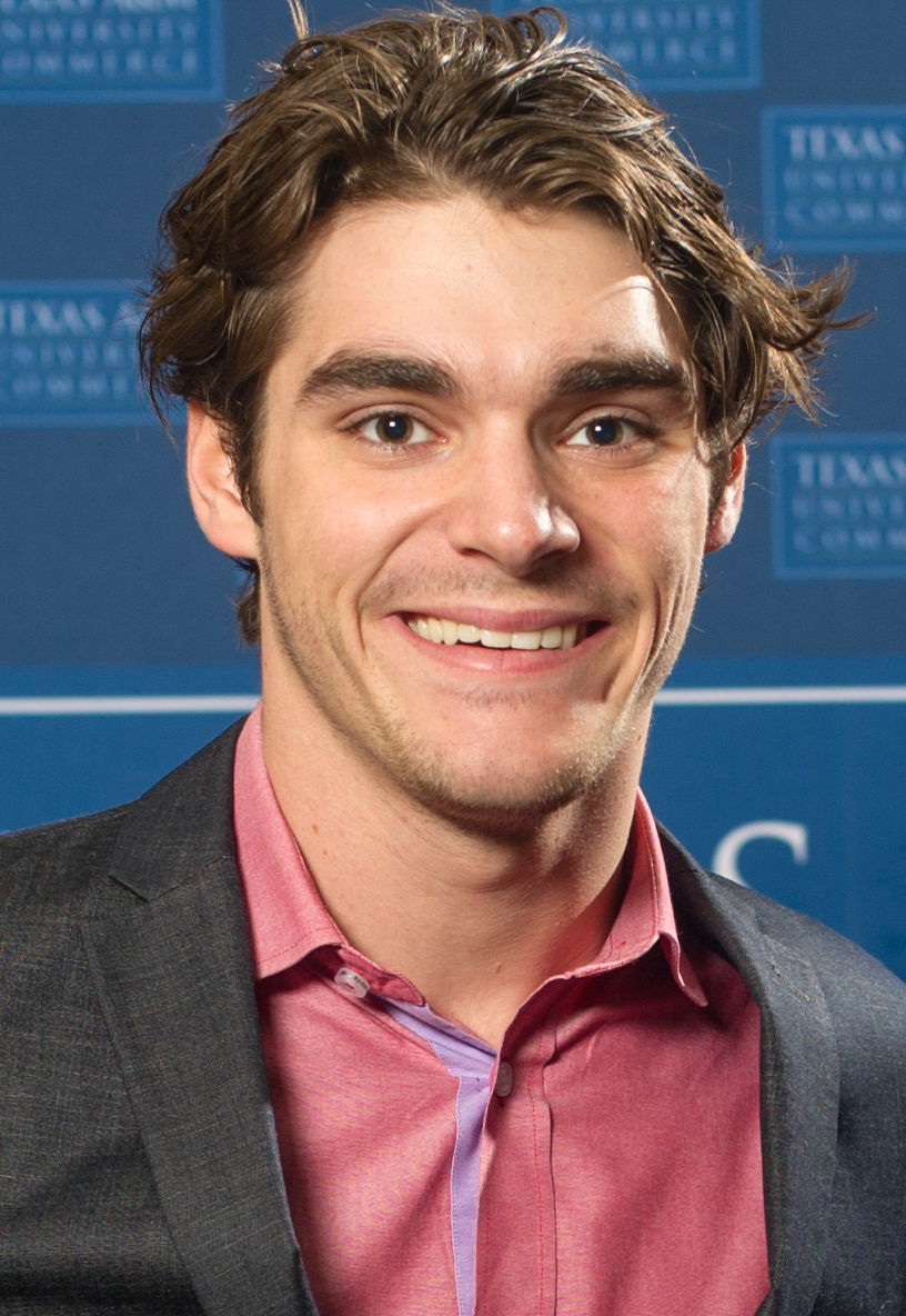 RJ Mitte speaking at the Texas A&M University–Commerce Mayo Speaker Series in April 2015. Photo: university marketing photography, CC BY 2.0.