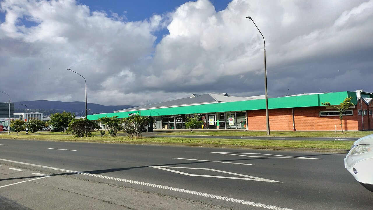 Woolworths Andersons Bay supermarket in Dunedin, photographed in December 2025; the image does not show the October 2026 strike.